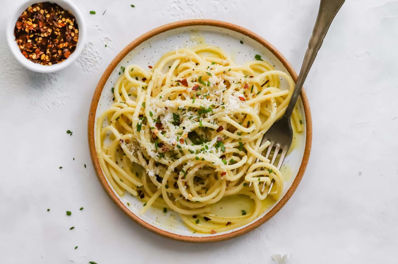 Garlic Lemon Pasta: The Easiest 20 Minute Meal