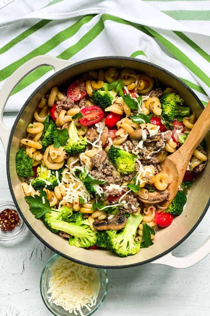 Easy One Pot Pasta with Ground Beef and Broccoli - 31 Daily