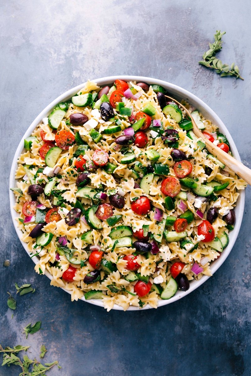 Greek Pasta Salad {With the BEST dressing} - Chelsea's Messy Apron