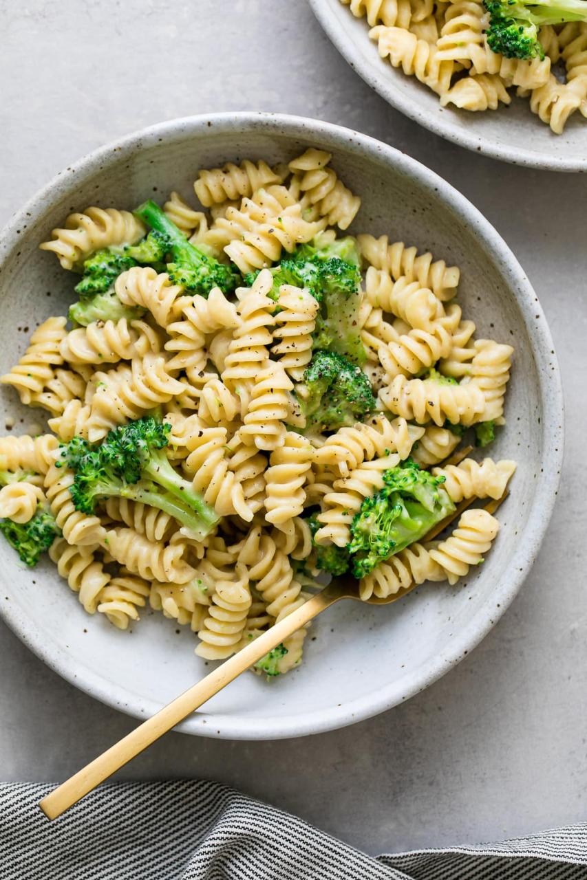 Creamy Broccoli Pasta (Easy Vegan Recipe) - The Simple Veganista