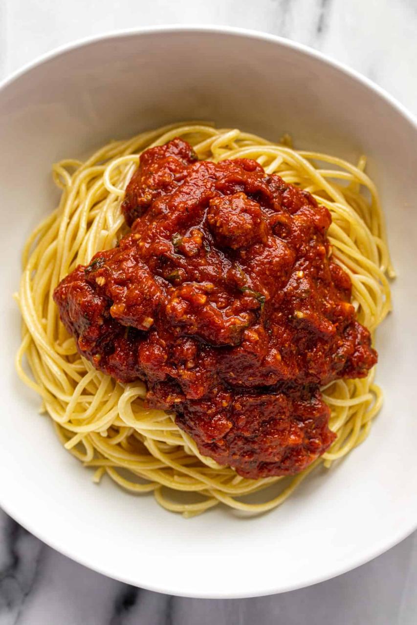 The Best Homemade Spaghetti Sauce Recipe - Midwest Foodie